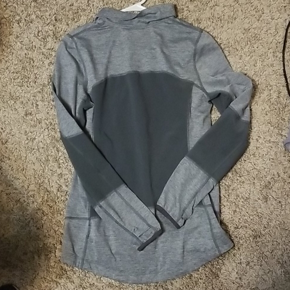 Zip up - Picture 2 of 2